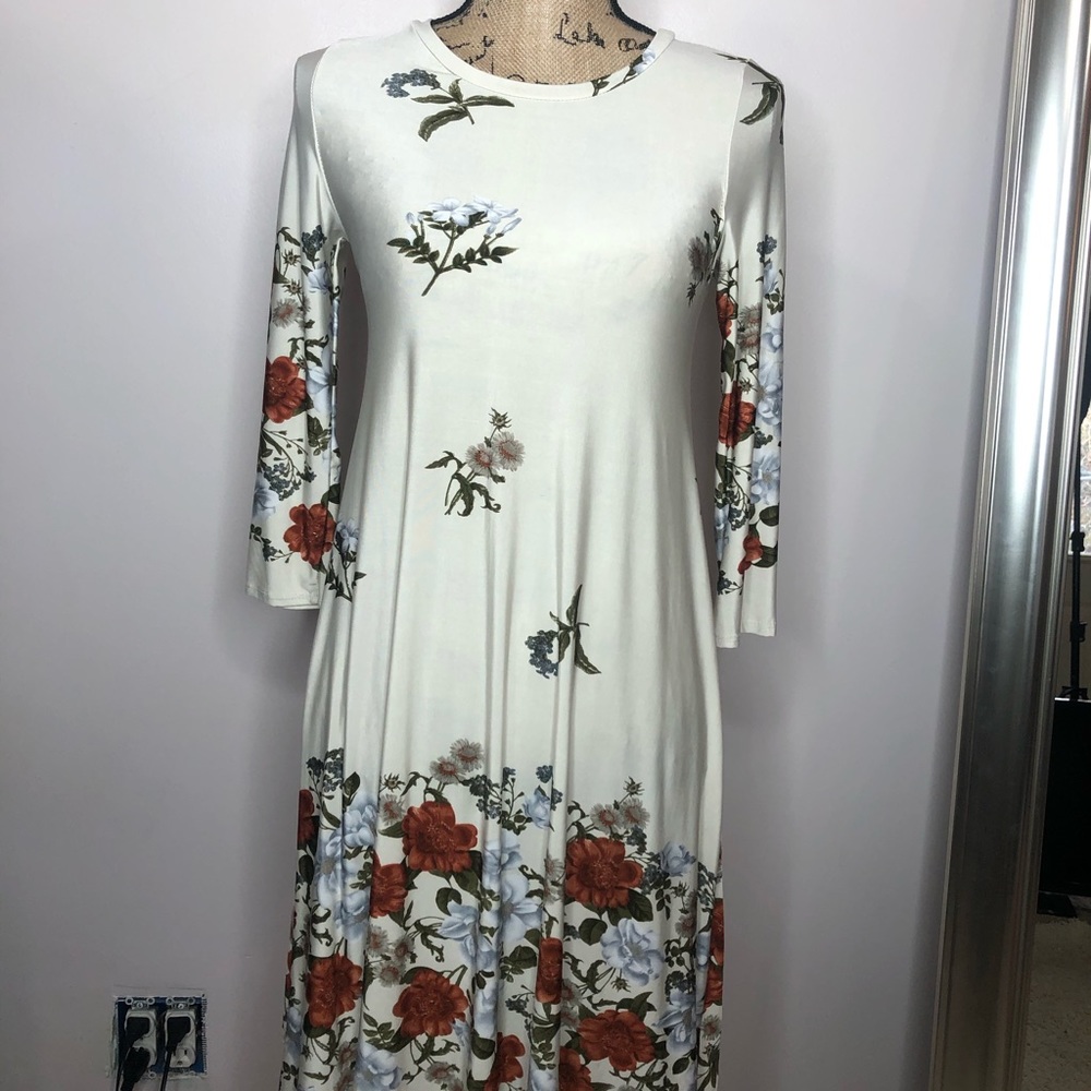 Francesca’s Boutique Fall Floral Shift Dress